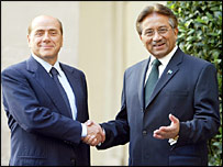 बर्लुस्कोनी और मुशर्रफ़