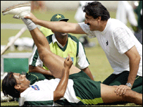 شعیب پریکٹس کر رہے ہیں