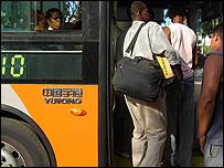 Ônibus chineses ajudaram a retomar o transporte em Cuba