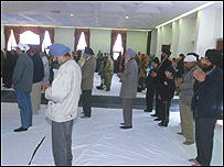 एक गुरूद्वारे में सिख