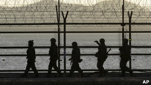 朝韩边境巡逻的韩国士兵