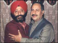 ہربنس کور کے بچے جو دو مختلف مذاہب سے تعلق رکھتے ہیں