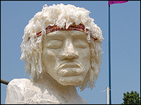 吉米·亨德里克斯塑像