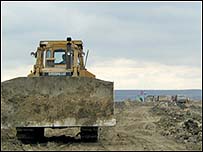 Побудова дамби в бік Тузли