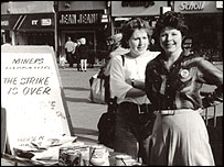 Barbara and her daughter Louise on Fargate, 1985