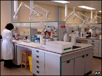 Laboratório na Grã-Bretanha