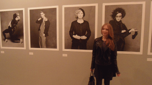 周迅照片中透出诱惑与神秘