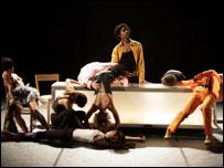 Cena do espetáculo “Messiah Game”