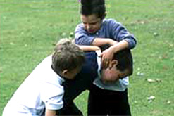 Image: Schoolkids fighting