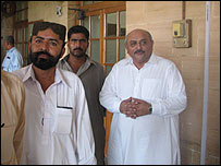 عابد جتوئی(دائیں) 