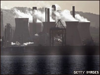 Vapor em refinaria na Escócia