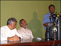 Ranil Wickramasinghe, Rauff Hakim and Mangala Samaraweera (photo: Elmo Fernando)
