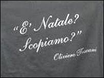 Camiseta criada por Oliviero Toscani