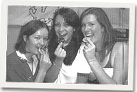 Siriol Griffiths, Nia Wyn Jenkins a catrin Middleton yn Ffair y Freshers 2006