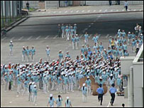 Cảnh đình công ở nhà máy Panasonic Hà Nội (ảnh của báo Dân Trí)