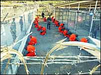 زندانیان در بازداشتگاه خلیج گوانتانامو 