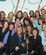 Rhai o aelodau Côr Cana, Caerdydd - cyntaf - Côr merched