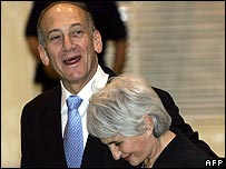 اهود اولمرت و همسرش اليزا