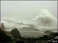 Tufão Krosa atinge Taiwan