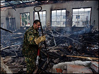 Interior da escola ficou destruído por explosões e desabamentos