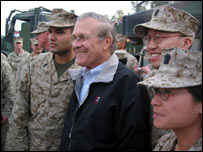 Donald Rumsfeld, Amerikan askerleriyle