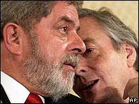 O presidente Luiz Inácio Lula da Silva e o presidente da Argentina, Nestor Kirchner