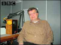 Костянтин Грищенко у студії Бі-Бі-Сі у травні 2005 року