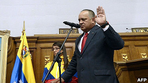 委內瑞拉國民議會主席卡韋略在加拉加斯國會議事堂內宣誓連任(5/1/2013)