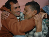 دھماکے سے متاثرہ لوگ