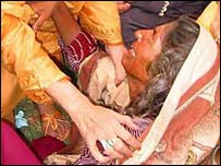 عورتوں پر تشدد