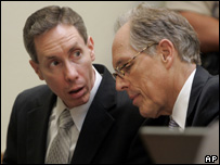 Warren Jeffs (à esquerda)