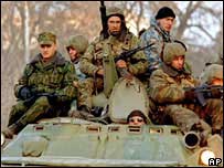 Soldados russos na Chechênia em 1999