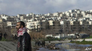 叙利亚阿勒颇发现大批被枪杀男子尸体现场(29/1/2013)