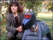 Elisabeth Sladen as Sarah Jane Smith with K9