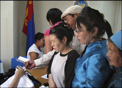 Người dân Mông Cổ đi bỏ phiếu ở Ulan Bator