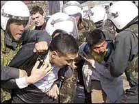 درگيری پليس ضد شورش