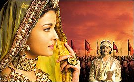 Aishwarya Rai and Hrithik Roshan in Jodhaa Akbar
