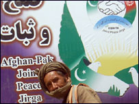 Деякі політики ставлять під сумнів легітимність джирги і те, що вона може щось змінити