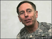 Tướng David Petraeus đã có cuộc họp báo 