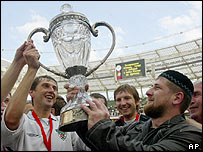 Jogadores do Terek Grozny comemoram o título