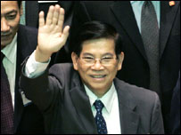 Chủ tịch Việt Nam Nguyễn Minh Triết tại Sở Giao dịch Chứng khoán New York trong chuyến thăm Hoa Kỳ hồi tháng sáu