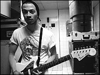 Geoff on lead guitar