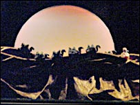 نمايش طوطی پر