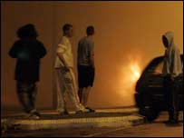 Fogo provocado por manifestantes em Aulnay-sous-Bois