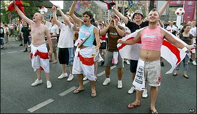 طرفداران بريتانيا دوشنبه 19 ژوئن با پلیس آلمان درگیر شدند