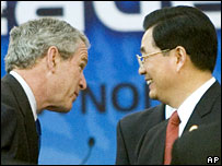 Hai ông Bush và Hồ Cẩm Đào