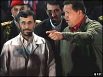 Mahmud Ahmedinecad ve Hugo Chavez