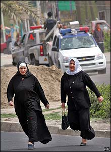 Serangan semacam ini menjadi ciri khas kehidupan sehari-hari di Irak sejak kampanye militer pimpinan Amerika untuk menggulingkan pemerintahan Saddam Hussein tahun 2003.