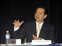 Ông Dũng tại diễn đàn kinh doanh ở Washington DC tháng Sáu 2008