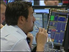 Các quan ngại về kinh tế hiện là yếu tố hàng đầu trong giới nhà buôn